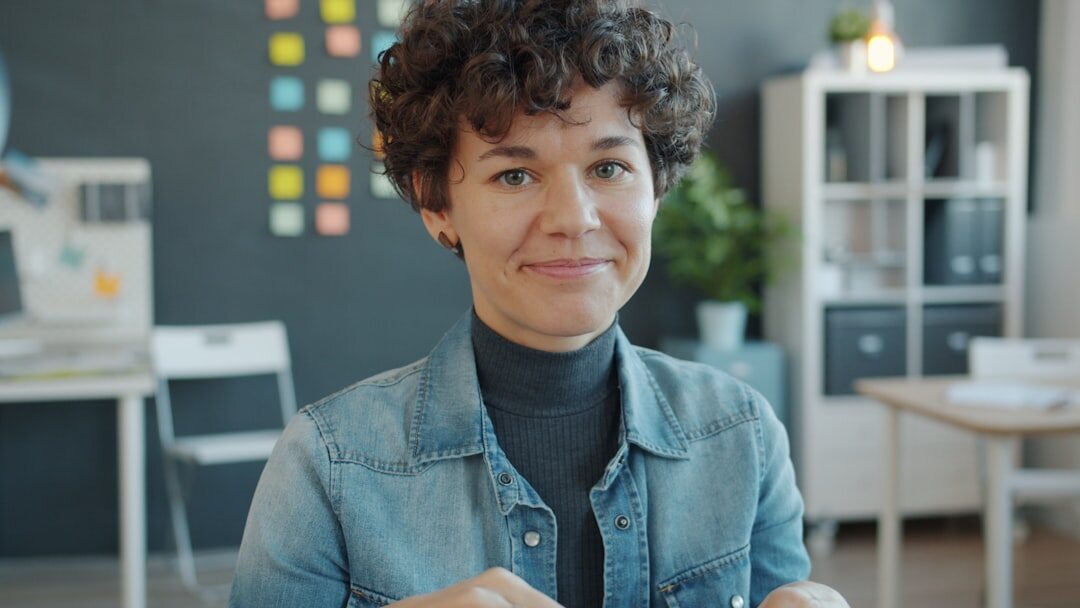 confident woman speaking at meeting